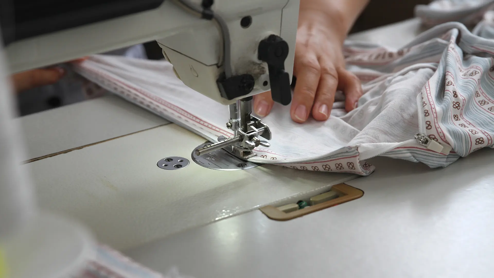 Custom baby bloomer manufacturer for infant clothing