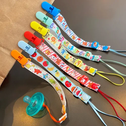 China OEM Pacifier Clips Factory